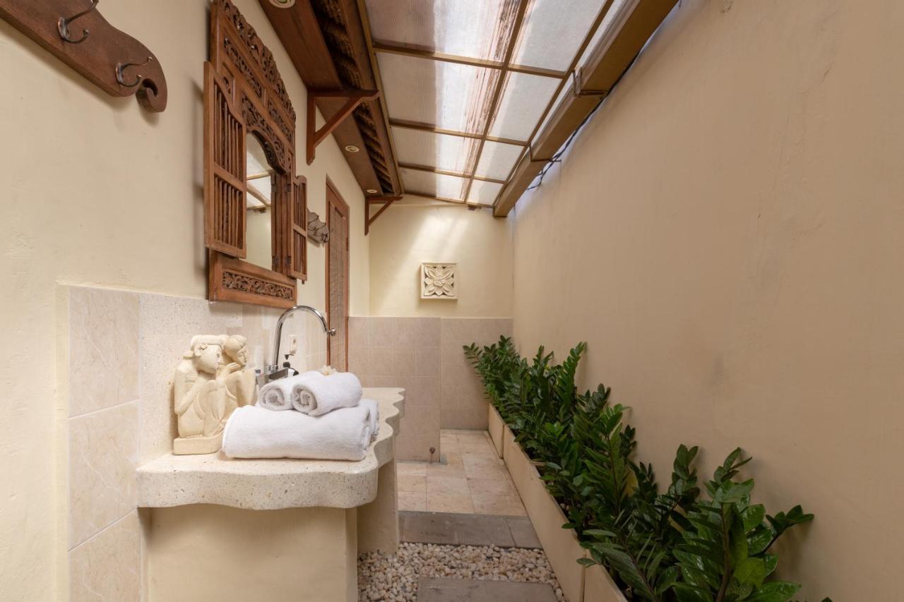 Villa Poppy Seminyak Exterior foto